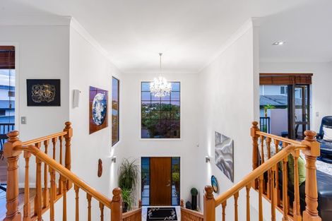 Photo of property in 36 Woodridge Avenue, Northcross, Auckland, 0630