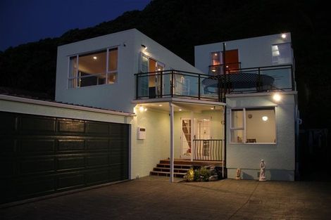 Photo of property in 152 Saint Andrews Road, Plimmerton, Porirua, 5026