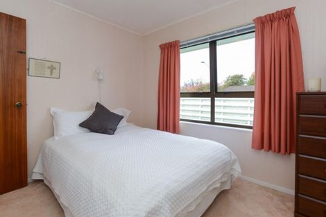 Photo of property in 2 Neagle Place, Greenmeadows, Napier, 4112