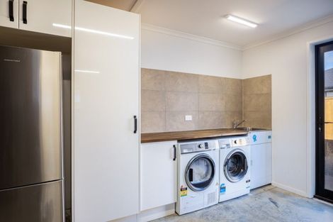 Photo of property in 3 Aheahea Way, Hurworth, New Plymouth, 4310