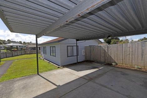 Photo of property in 3 Lori Place, Massey, Auckland, 0614