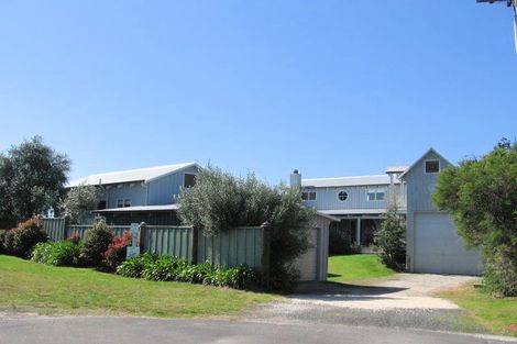 Photo of property in 13 Endeavour Place, Cooks Beach, Whitianga, 3591
