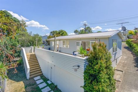 Photo of property in 18 Cassino Street, Bayswater, Auckland, 0622