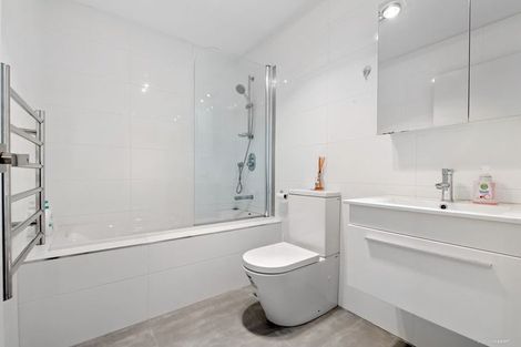 Photo of property in 5/10 Silver Moon Road, Albany Heights, Auckland, 0632