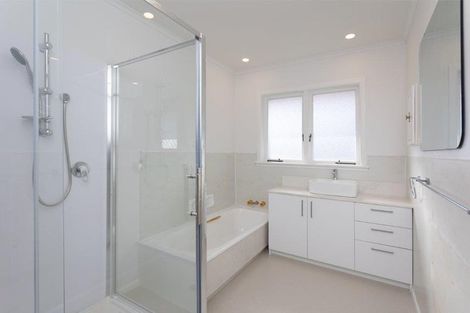 Photo of property in 2 Saratoga Avenue, Herne Bay, Auckland, 1011