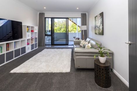 Photo of property in 63a Evelyn Road, Cockle Bay, Auckland, 2014