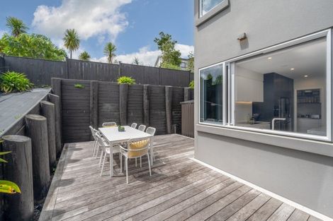 Photo of property in 62 Armstrong Farm Drive, East Tamaki Heights, Auckland, 2016