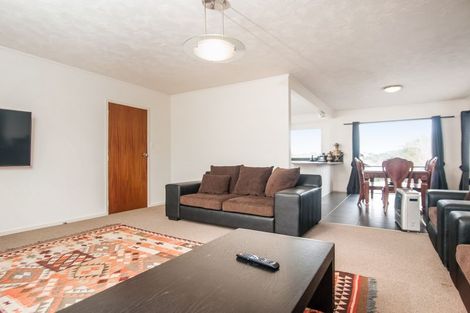 Photo of property in 73 Lantana Road, Green Bay, Auckland, 0604