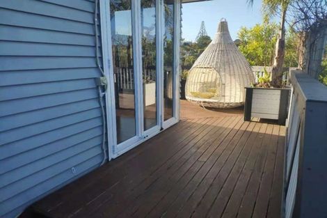 Photo of property in 14 Tiri View Place, Waiake, Auckland, 0630