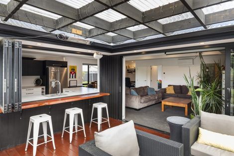 Photo of property in 17 Chipping Lane, Redwood, Christchurch, 8051