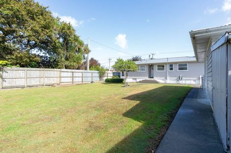 Photo of property in 9 Roslyn Road, Levin, 5510