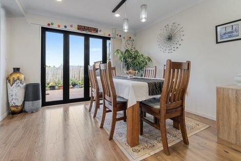 Photo of property in 13 Lovely Lane, Manurewa, Auckland, 2102