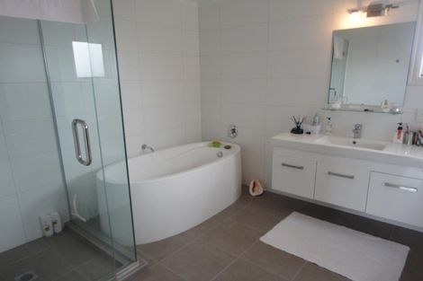 Photo of property in 12b Karetu Road, Greenlane, Auckland, 1051