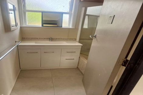Photo of property in 12 Moemoea Avenue, Kumeu, 0810