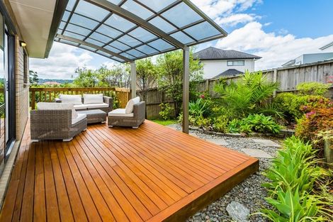 Photo of property in 42 Bur Oak Terrace, Schnapper Rock, Auckland, 0632