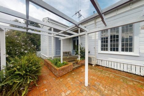 Photo of property in 140 Russell Street, Palmerston North, 4414