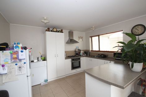 Photo of property in 625b Swanson Road, Swanson, Auckland, 0612