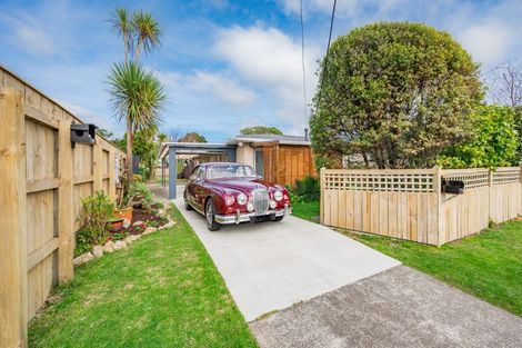Photo of property in 18a Ngaio Road, Waikanae, 5036