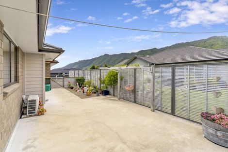Photo of property in 35 Waipunahau Road, Waikanae, 5036