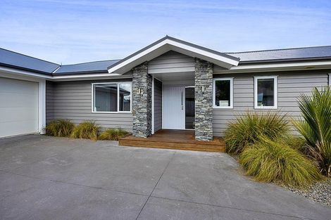 Photo of property in 7 Cross Street, Lepperton, New Plymouth, 4373