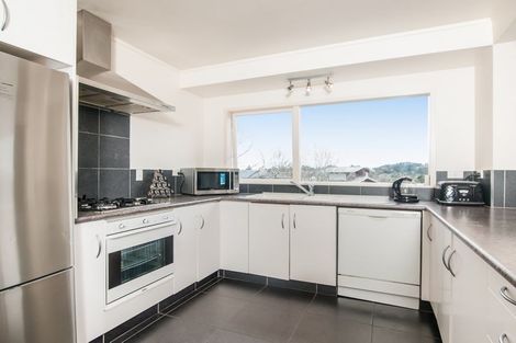 Photo of property in 73 Lantana Road, Green Bay, Auckland, 0604