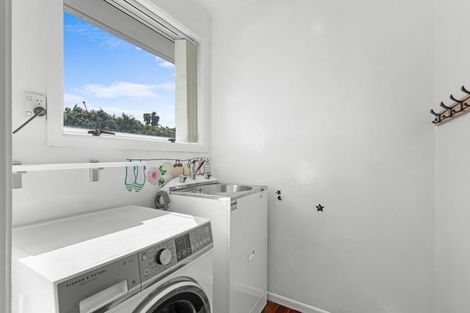 Photo of property in 15 Prestons Road, Redwood, Christchurch, 8051