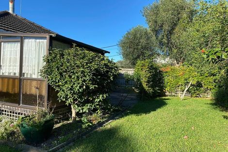 Photo of property in 1/10 Ocean View Road, Northcote, Auckland, 0627