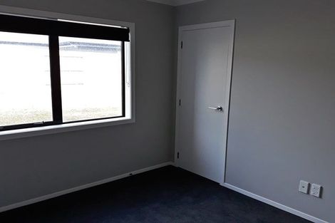 Photo of property in 128 Johnstone Drive, Fitzherbert, Palmerston North, 4410