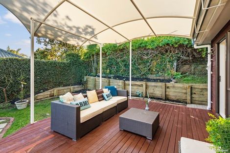 Photo of property in 2/9 Stoneleigh Court, Sunnynook, Auckland, 0632