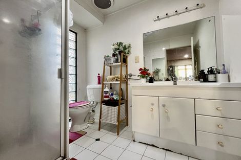 Photo of property in 1/9 Dana Place, Somerville, Auckland, 2014