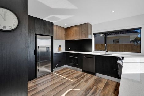 Photo of property in 92 Mangorei Road, Strandon, New Plymouth, 4312