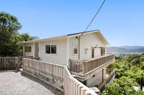 Photo of property in 60 Maungaraki Road, Korokoro, Lower Hutt, 5012