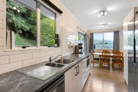 Photo of property in 13 Harold Grove, Stokes Valley, Lower Hutt, 5019