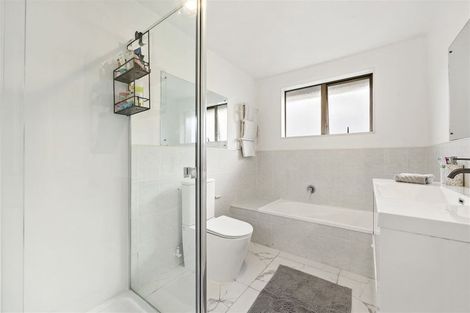 Photo of property in 3 Jever Place, Massey, Auckland, 0614