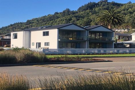 Photo of property in 3 Surrey Street, Picton, 7220