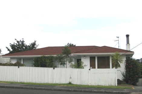 Photo of property in 294 Rangatira Road, Beach Haven, Auckland, 0626