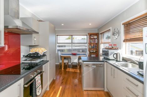 Photo of property in 100 Storey Avenue, Forest Lake, Hamilton, 3200