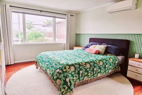 Photo of property in 53 Sunnyside Road, Sunnyvale, Auckland, 0612