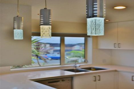 Photo of property in 16 Loughros Place, Pinehill, Auckland, 0632