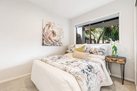 Photo of property in 211 Glamorgan Drive, Torbay, Auckland, 0630