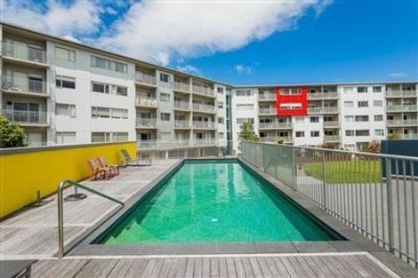 Photo of property in Shoal Haven Apartments, 207a/130 Anzac Street, Takapuna, Auckland, 0622