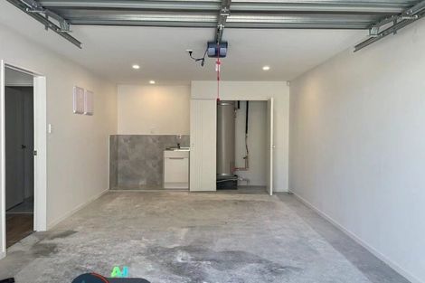 Photo of property in 16 Korokio Lane, Henderson, Auckland, 0612