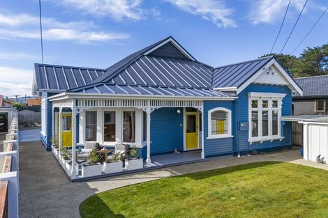 Photo of property in 127 Hargest Crescent, Saint Clair, Dunedin, 9012