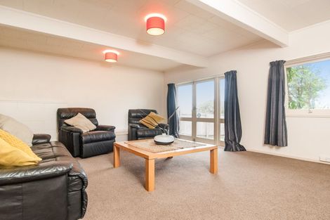 Photo of property in 73 Lantana Road, Green Bay, Auckland, 0604