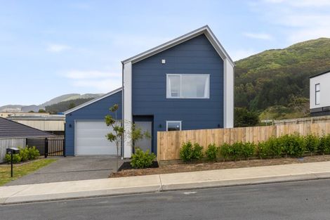 Photo of property in 60 Hokioi Drive, Kenepuru, Porirua, 5022