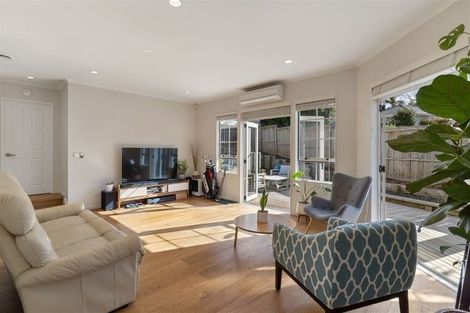 Photo of property in 13 Westminster Gardens, Unsworth Heights, Auckland, 0632