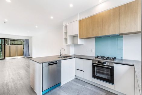 Photo of property in 43c Fitzherbert Avenue, West Harbour, Auckland, 0618