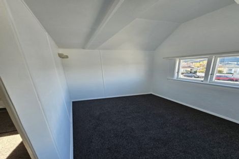 Photo of property in 6 Roxburgh Grove, Petone, Lower Hutt, 5012