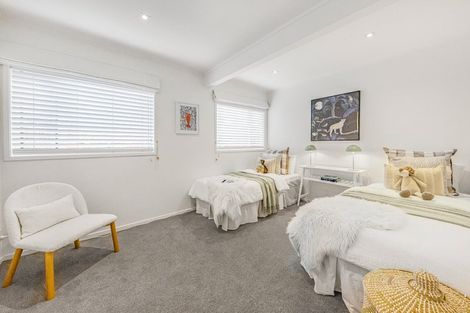 Photo of property in 16 Prestige Place, Castor Bay, Auckland, 0620