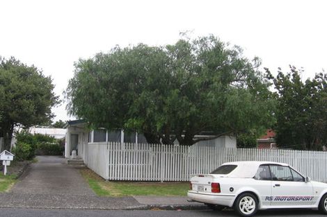 Photo of property in 1/6 Evelyn Place, Hillcrest, Auckland, 0627